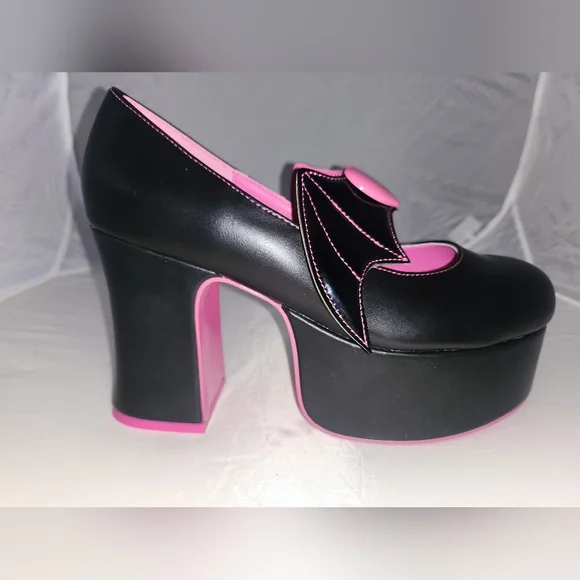 YRU Draculaura Black/Pink Platform Heels 10 Womens - Picture 2 of 4